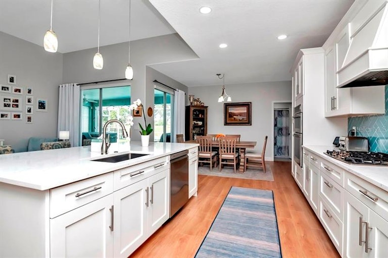 Photo 26 of 72 - 18910 Maisons Dr, Lutz, FL 33558