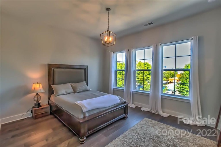 Photo 14 of 23 - 1308 Nandina St, Charlotte, NC 28205