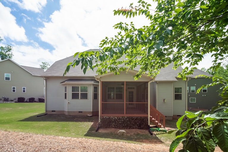 Photo 5 of 25 - 56 Peach Blossom Ct, Clayton, NC 27527
