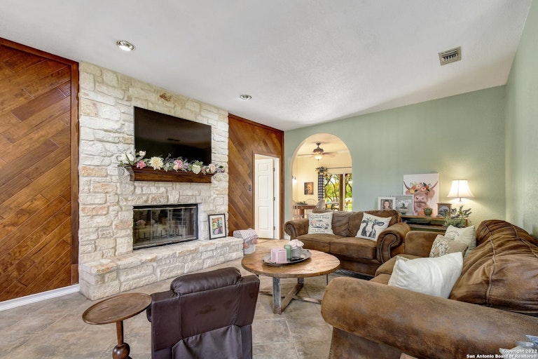 Photo 6 of 51 - 1359 E Ammann Rd, Bulverde, TX 78163