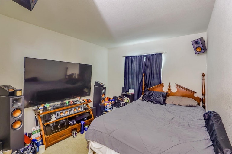 Photo 38 of 54 - 5071 Tuckerman Way, Sacramento, CA 95835