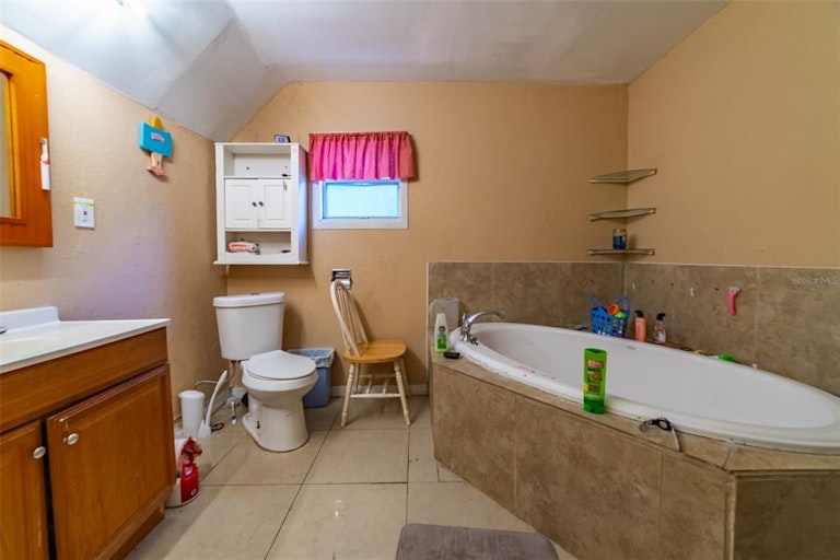 Photo 30 of 51 - 6704 50th Ave N, Saint Petersburg, FL 33709