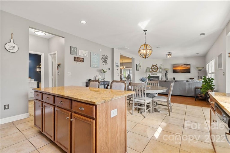 Photo 11 of 39 - 201 E Waterlynn Rd #1, Mooresville, NC 28117