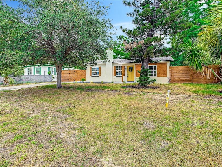 Photo 1 of 26 - 420 40th St S, Saint Petersburg, FL 33711