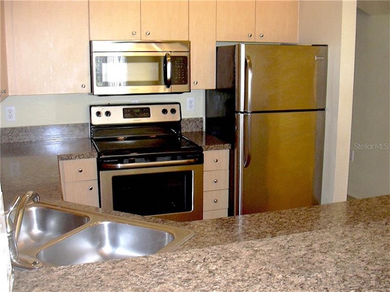 Photo 12 of 21 - 100 4th Ave S #229, Saint Petersburg, FL 33701
