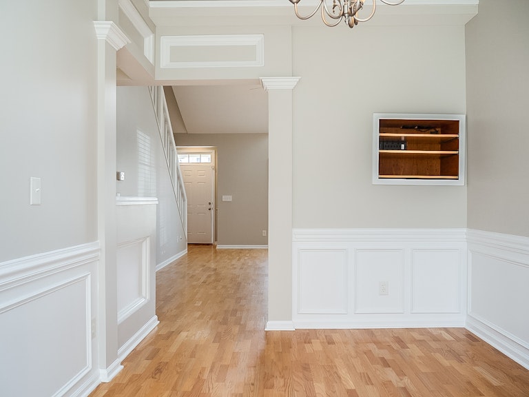 Photo 9 of 27 - 8004 Willowglen Dr, Raleigh, NC 27616