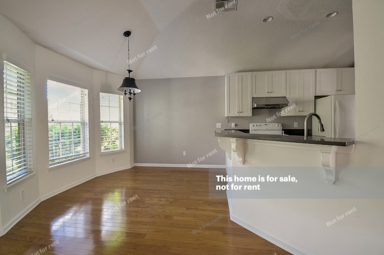 Photo 5 of 36 - 8560 Walden Glen Dr, Jacksonville, FL 32256