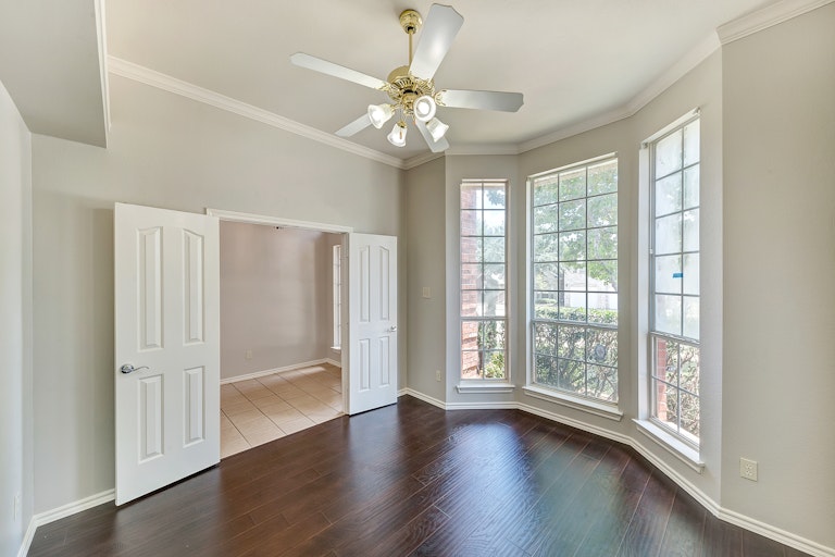 Photo 15 of 26 - 12601 Sweet Bay Dr, Euless, TX 76040