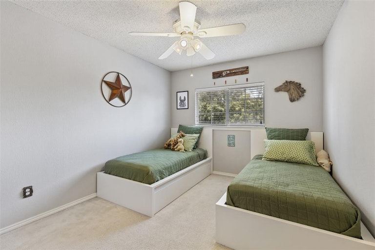Photo 21 of 32 - 1105 Indian Trail Ct, Roanoke, TX 76262