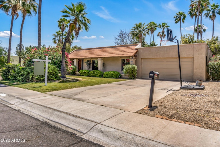 Photo 3 of 58 - 5921 E Thunderbird Rd, Scottsdale, AZ 85254