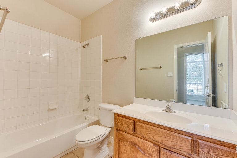 Photo 25 of 31 - 7809 Loma Alta Trl, McKinney, TX 75070