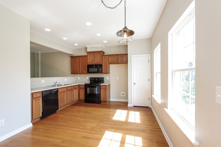 Photo 13 of 26 - 117 Gallent Hedge Trl, Apex, NC 27539