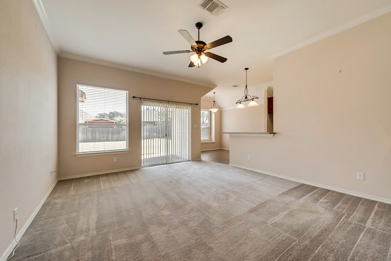 Photo 5 of 25 - 219 Quail Run, Aubrey, TX 76227