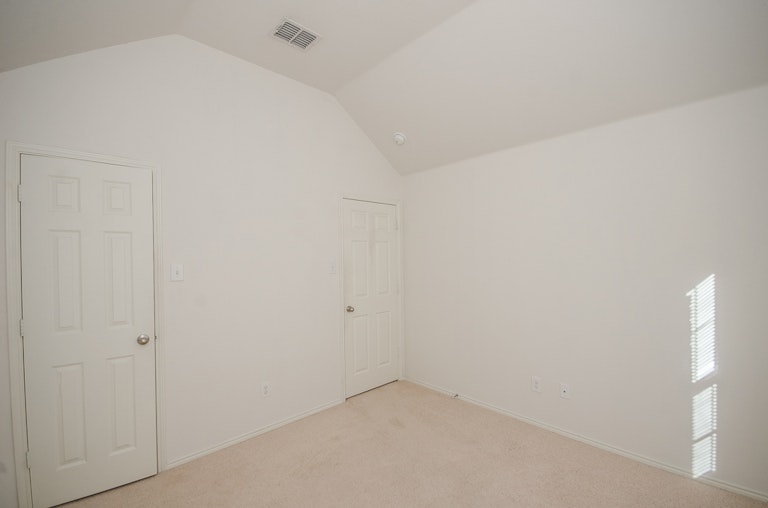 Photo 26 of 30 - 905 Crockett Dr, Lavon, TX 75166