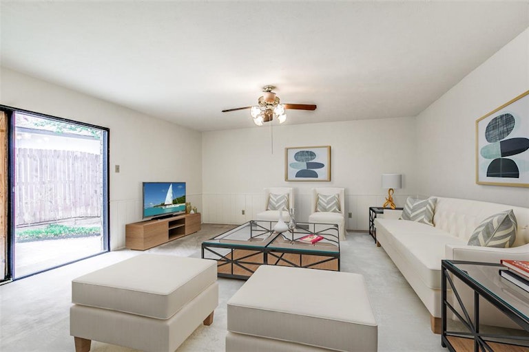 Photo 11 of 25 - 6006 Excalibur Dr, Garland, TX 75044