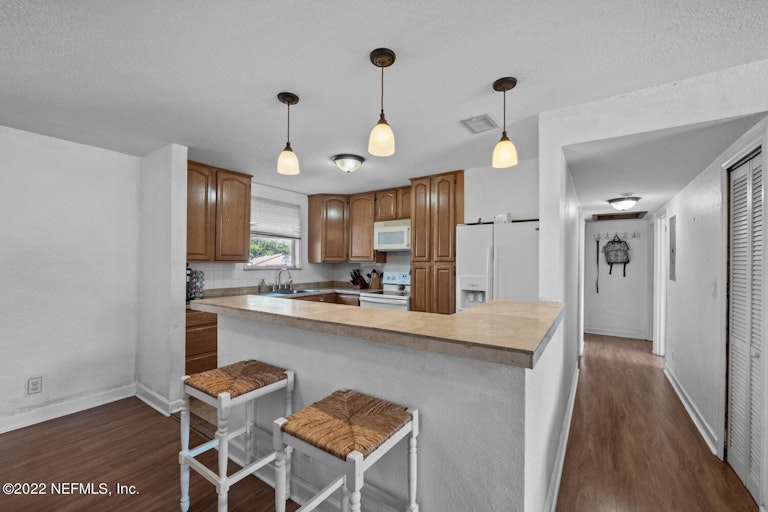 Photo 8 of 26 - 11258 Soforenko Dr, Jacksonville, FL 32218