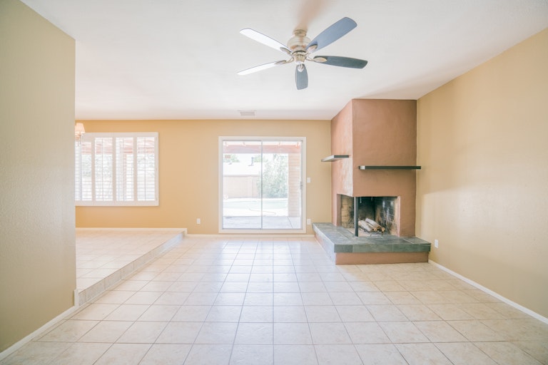 Photo 3 of 19 - 4931 W Mountain View Rd, Glendale, AZ 85302