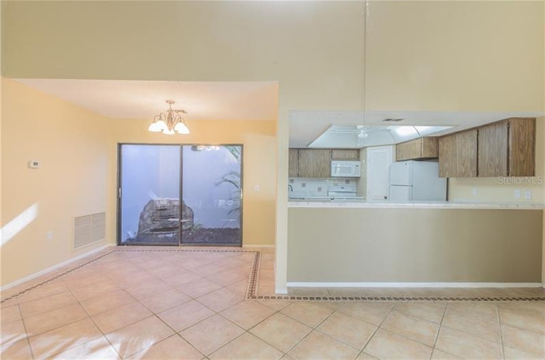 Photo 12 of 25 - 530 S Woodlands Dr, Oldsmar, FL 34677