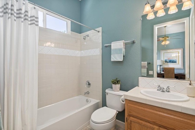 Photo 27 of 47 - 3970 Coldwater Dr, Rocklin, CA 95765