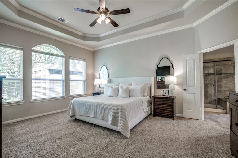 Photo 18 of 34 - 9315 Mystic Falls Ln, Humble, TX 77396