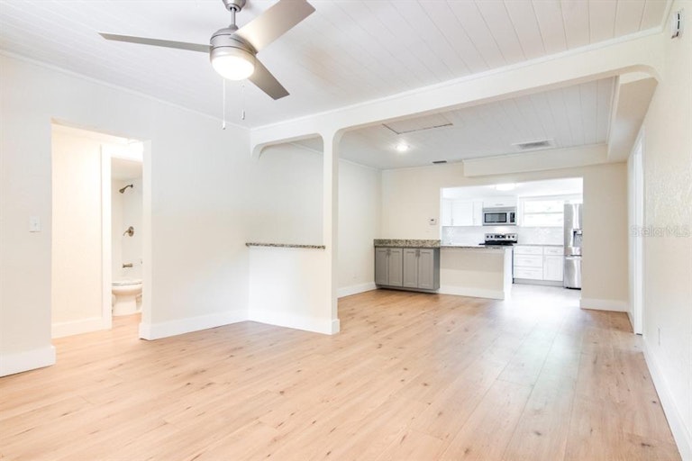 Photo 8 of 31 - 1580 Tioga Ave, Clearwater, FL 33756