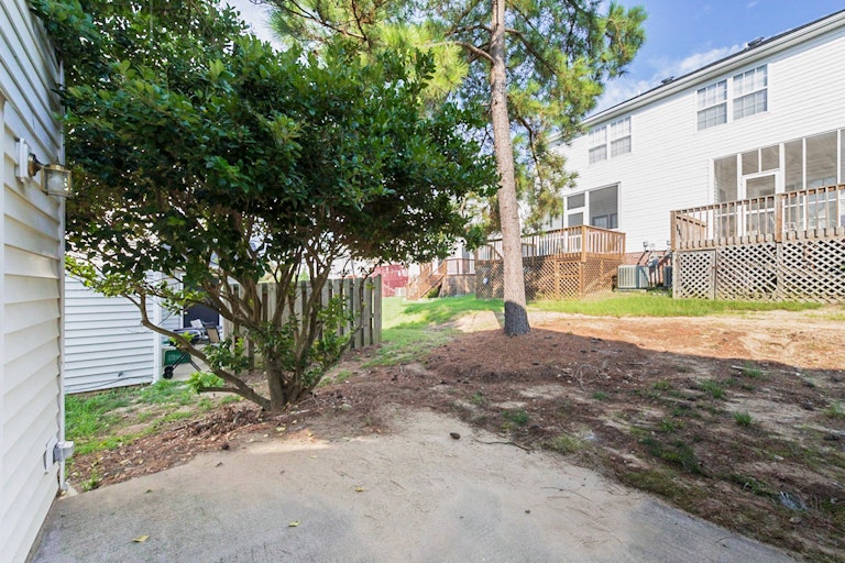 Photo 15 of 16 - 2025 Turtle Point Dr, Raleigh, NC 27604
