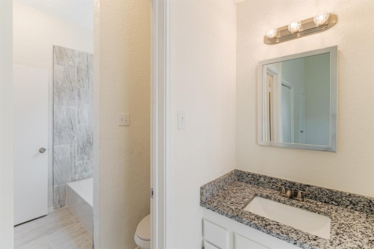 Photo 17 of 28 - 10828 Eastcrest Ln, Dallas, TX 75217