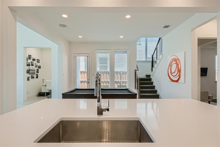 Photo 11 of 29 - 8112 Copper Way, Dallas, TX 75252