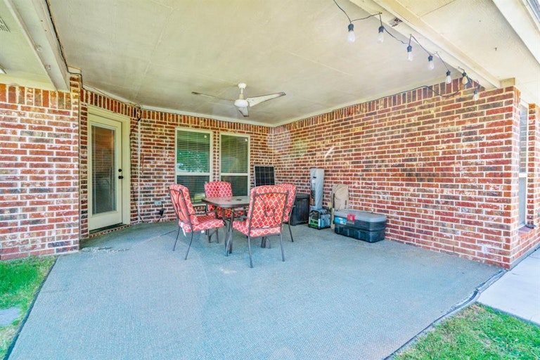 Photo 23 of 31 - 5932 Ridgecrest Dr, Watauga, TX 76148