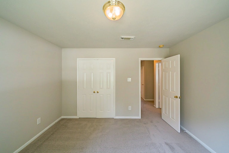 Photo 25 of 35 - 2731 Briarloch Ln, Houston, TX 77073