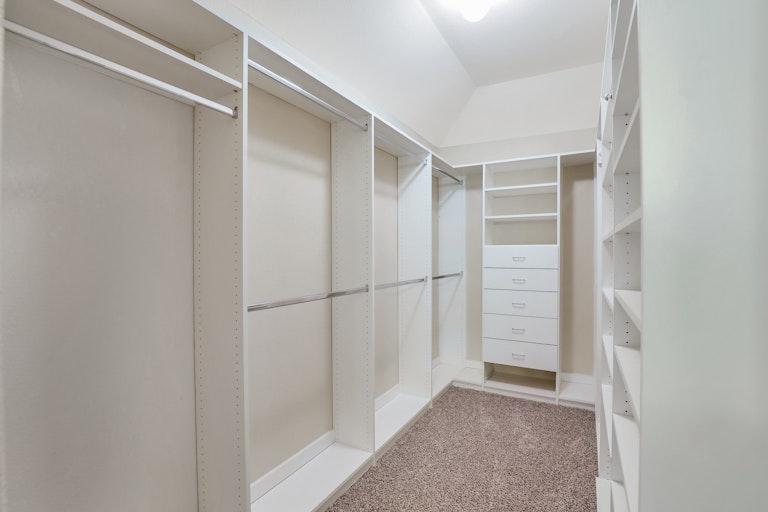 Photo 11 of 25 - 8705 Vista Royale Dr, Fort Worth, TX 76108