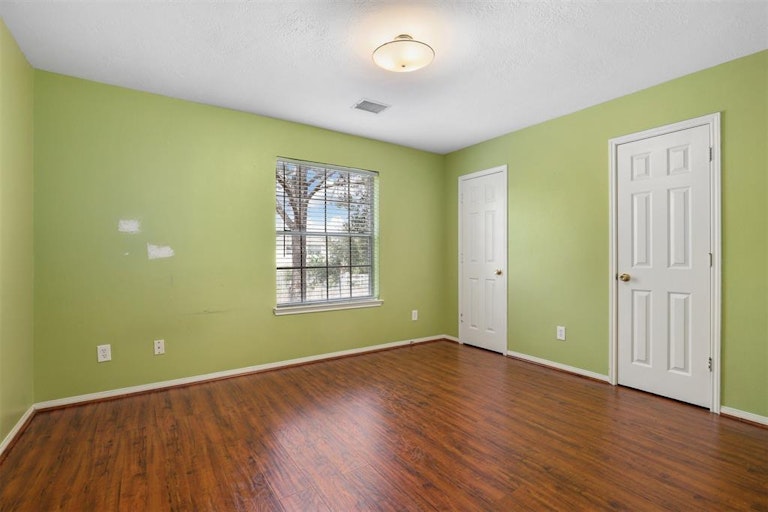 Photo 26 of 35 - 3603 Beacon Hill Dr, Pearland, TX 77584
