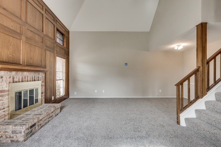Photo 11 of 23 - 3434 Briaroaks Dr, Garland, TX 75044