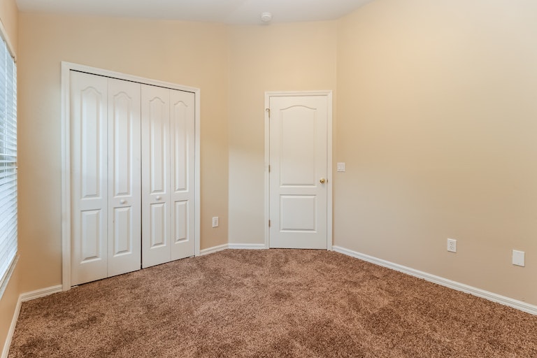 Photo 15 of 21 - 1475 Lake Shore Ranch Dr, Seffner, FL 33584