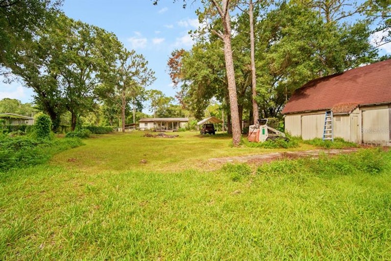 Photo 16 of 22 - 2127 Woods Trl, Lakeland, FL 33809