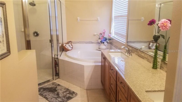 Photo 13 of 25 - 8328 Haven Harbour Way, Bradenton, FL 34212
