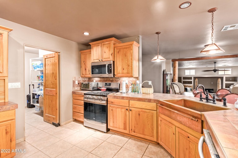 Photo 11 of 56 - 44807 N 20th St, New River, AZ 85087