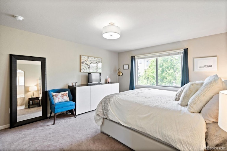 Photo 22 of 40 - 2347 S Loveland St, Denver, CO 80228