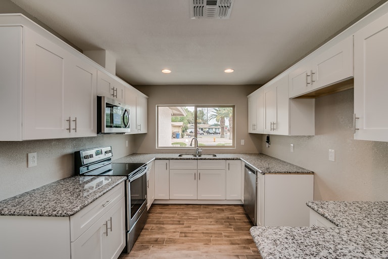 Photo 5 of 23 - 2611 W Straford Dr, Chandler, AZ 85224