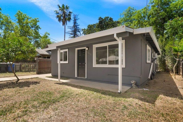 Photo 19 of 20 - 3452 38th St, Sacramento, CA 95817