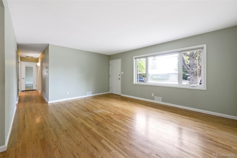 Photo 5 of 25 - 2207 Zinnia St, Golden, CO 80401