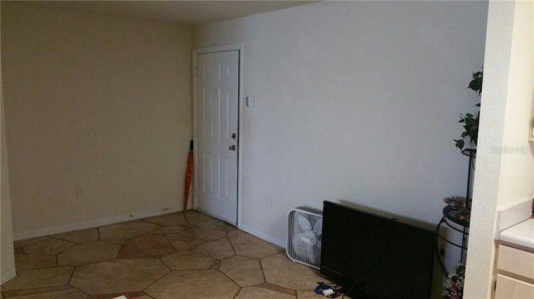 Photo 6 of 16 - 5479 Vineland Rd #9206, Orlando, FL 32811