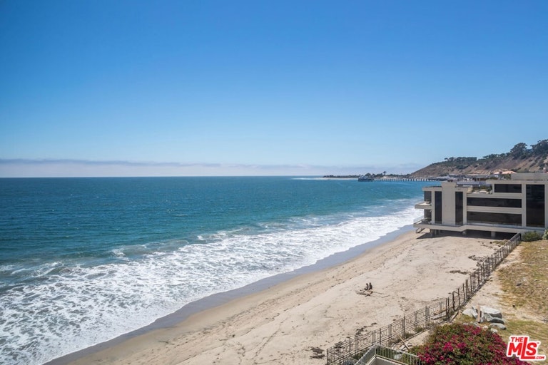 Photo 7 of 28 - 22548 Pacific Coast Hwy #410, Malibu, CA 90265