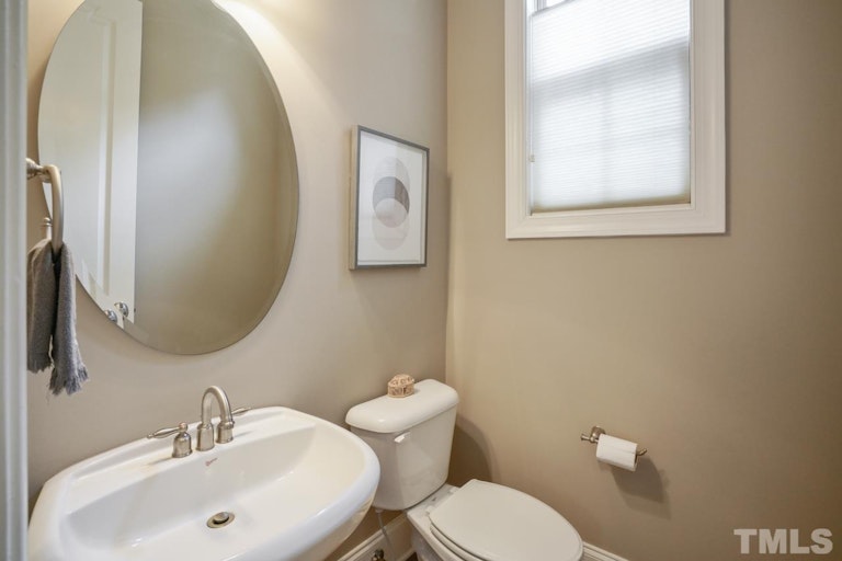 Photo 5 of 41 - 309 Sunstone Dr, Cary, NC 27519