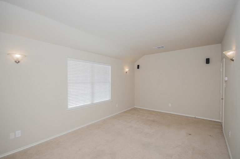 Photo 38 of 44 - 9713 Mulligan Dr, McKinney, TX 75072