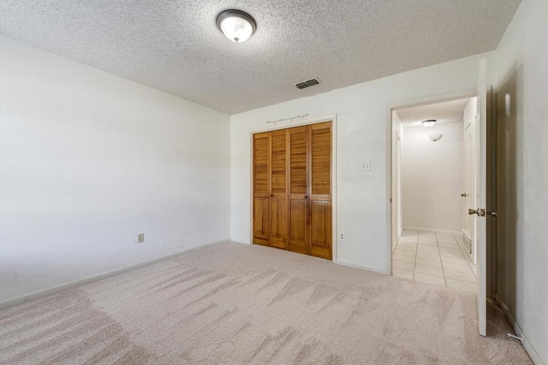 Photo 35 of 40 - 312 Greenbriar Ln, Colleyville, TX 76034
