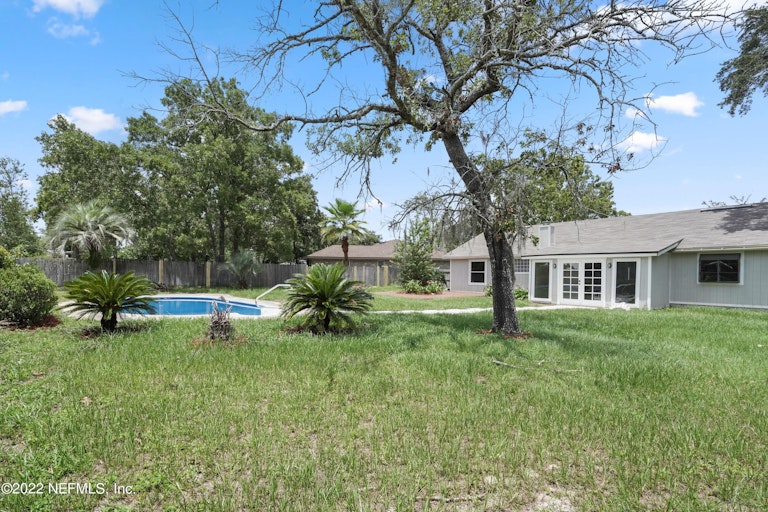 Photo 22 of 27 - 852 Maplewood Ln, Orange Park, FL 32065