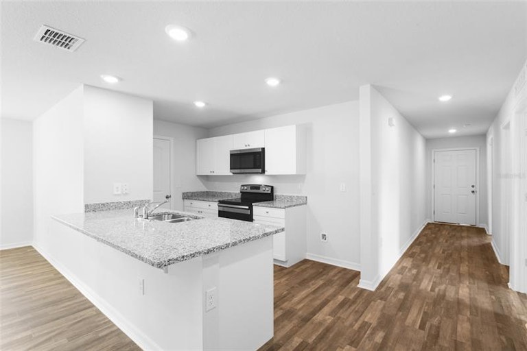 Photo 10 of 29 - 426 Mallard Ln, Kissimmee, FL 34759