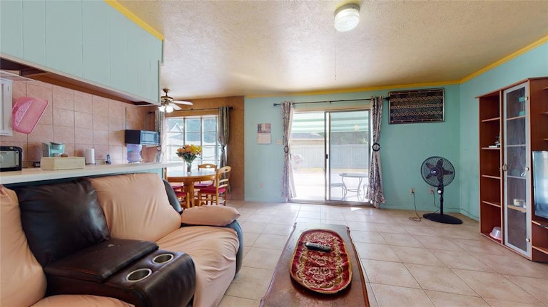 Photo 14 of 48 - 10811 Sagevale Ln, Houston, TX 77089