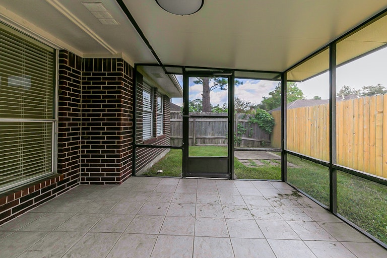 Photo 29 of 30 - 1611 Glacier Blue Dr, Fresno, TX 77545